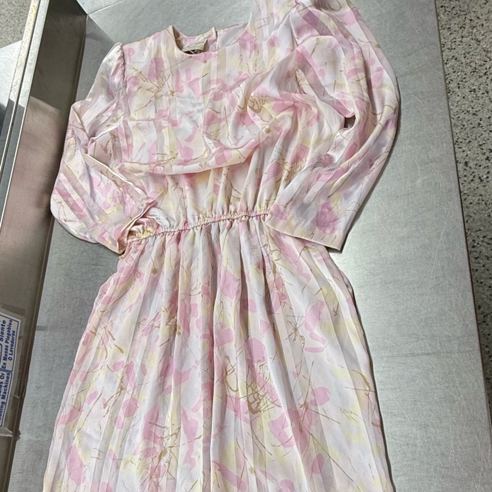 Vintage Floral Pink and White Dress - Picture 12 of 15